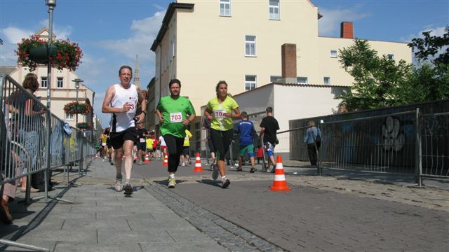 ../Images/BenefizlaufMerseburg2011 (75).jpg
